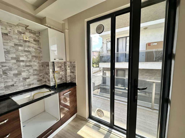 İZMİT YAHYAKAPTANA YAKIN GENİŞ TERASLI 1+1 KİRALIK DAİRE