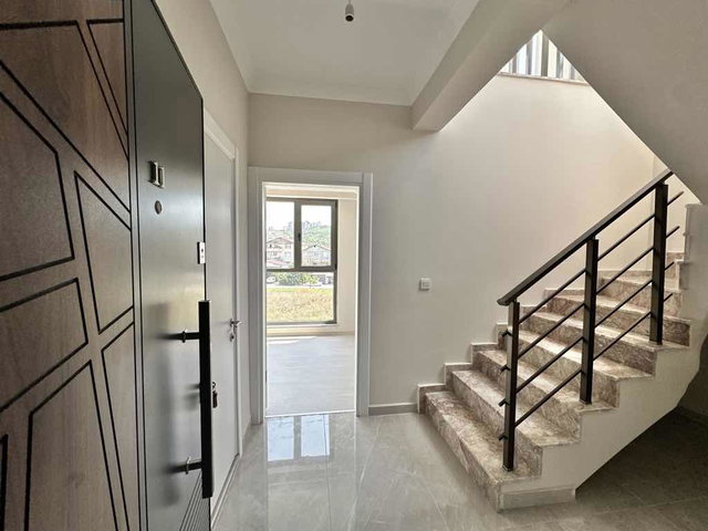 İZMİT SERVİS GÜZERGAHLARI,ŞEHİR HAST. YAKINI 1+1 TERASLI DAİRE