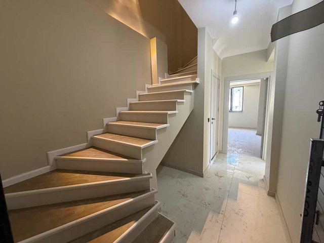REMAX'DEN YEŞILYURT MAH. SİTE İÇERİSİNDE SATILIK 3+1 DAİRE