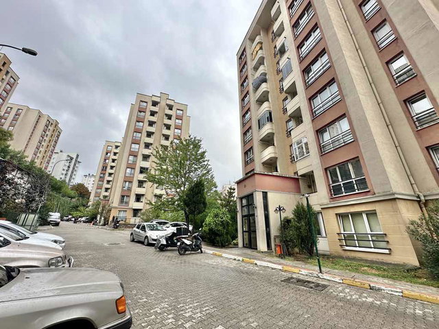 İZMİT KENT KONUT 3. ETAP SİTESİNDE KULLANIŞLI 2+1 SATILIK DAİRE