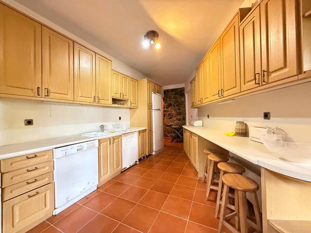 SAPANCA'DA GÖL MANZARALI 3.216M² ARSA İÇERISINDE SATILIK VILLA