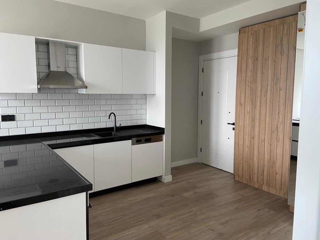 REMAX BEYAZ CENTRAL BALAT 1+1 EŞYALI SATILIK