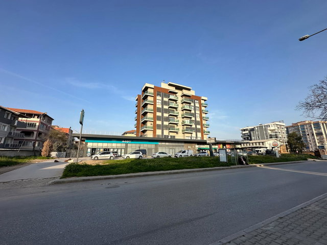 BORNOVA DOĞANLARDA SATILIK YATIRIMLIK KÖŞE 1+1 DAIRE
