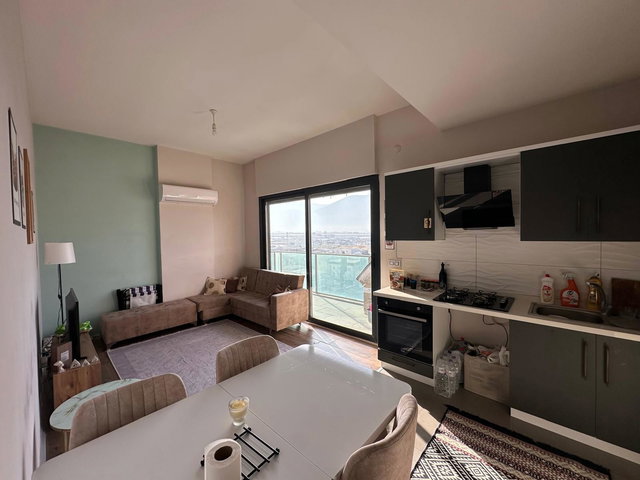 BORNOVA DOĞANLARDA SATILIK YATIRIMLIK KÖŞE 1+1 DAIRE