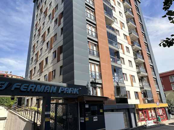 PENDİK METRO DURAĞI YÜRÜME FERMAN PARK SİTESİNDE MANZARALI SATILIK 3+1