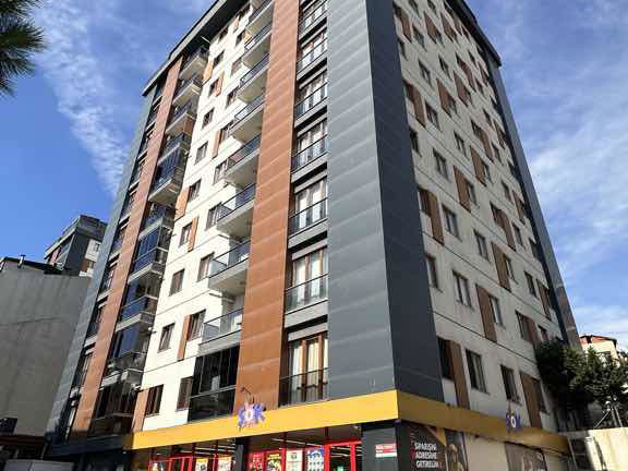 PENDİK METRO DURAĞI YÜRÜME FERMAN PARK SİTESİNDE MANZARALI SATILIK 3+1