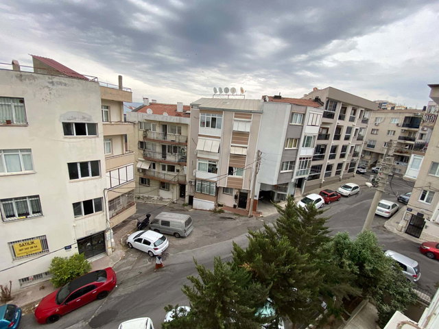 KARABAĞLAR METIN OKTAY 'DA 3+1 GENIŞ ARAKAT KIRALIK DAIRE
