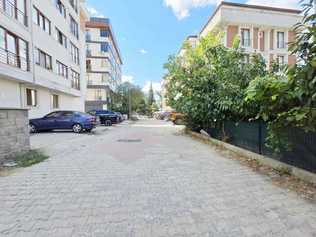 ÇEKMEKÖY ÇATALMEŞE SATILIK 2+1 DUBLEKS SİTE İÇİNDE 40M² BAHÇELİ