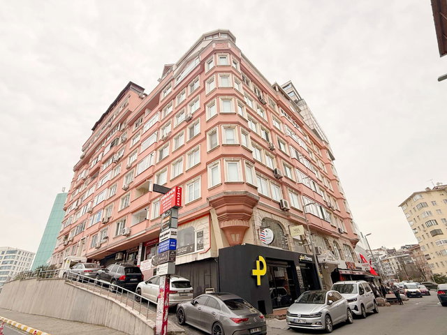 ŞİŞLİ CEVAHİR AVM YANINDA BOŞ SATILIK 2+1 ARA KAT