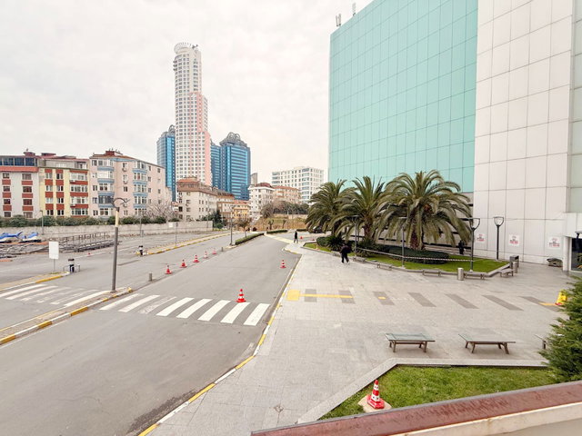 ŞİŞLİ CEVAHİR AVM YANINDA BOŞ SATILIK 2+1 ARA KAT