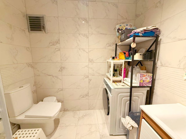ŞİŞLİ CEVAHİR AVM YANINDA BOŞ SATILIK 2+1 ARA KAT