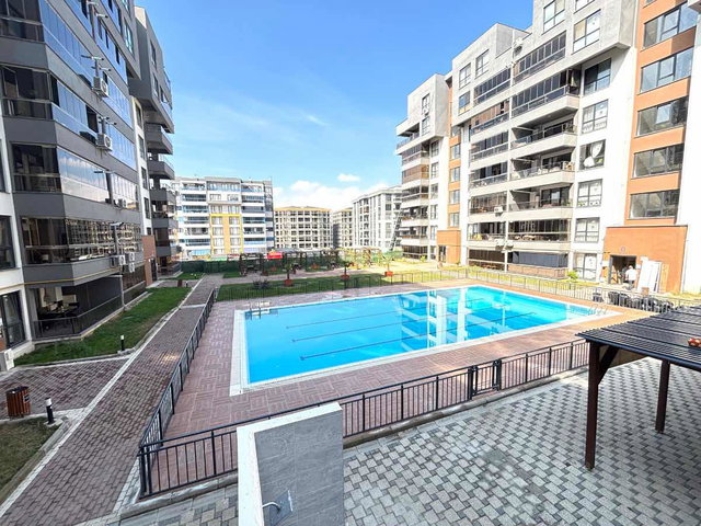 REMAX BEYAZ / NAIM SÜLEYMANOĞLU BULVARINDA KIRALIK 3+1