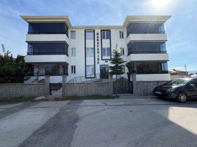 REMAX DEM'DEN KAVAKYOLU MAHALLESİNDE 2+1 KİRALIK DAİRE
