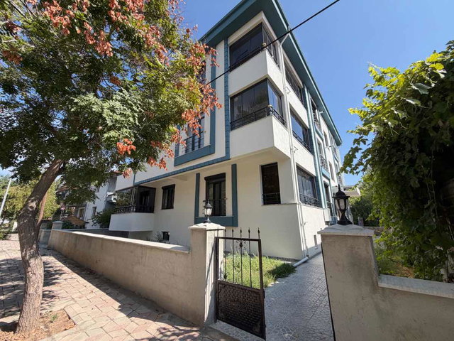 REMAX DEM'DEN ATATÜRK PARKININ ARKASINDA 98 M2 2+1 SATILIK DAİRE