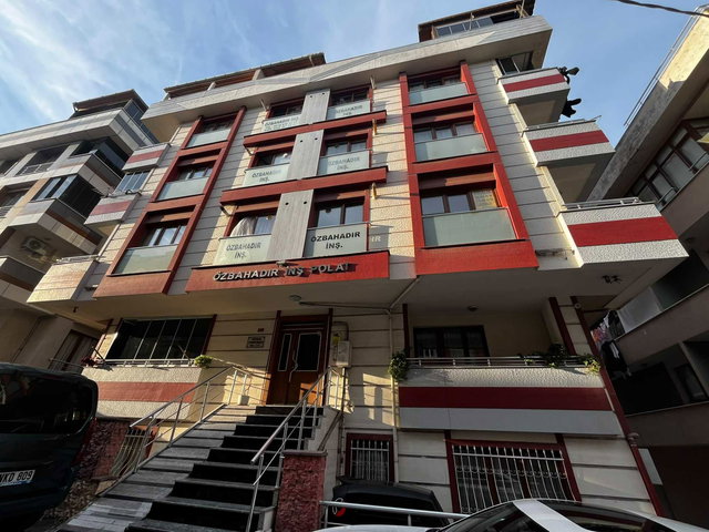 YEDİTEPE'YE YÜRÜME MESAFESİNDE EBEVEYN BANYOLU GENİŞ 3+1