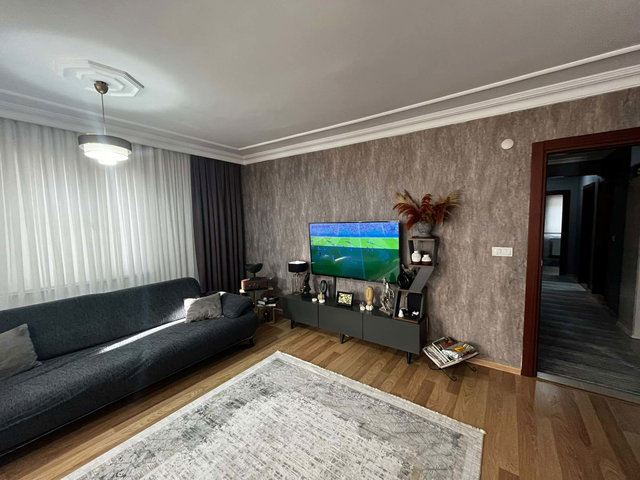 YEDİTEPE'YE YÜRÜME MESAFESİNDE EBEVEYN BANYOLU GENİŞ 3+1