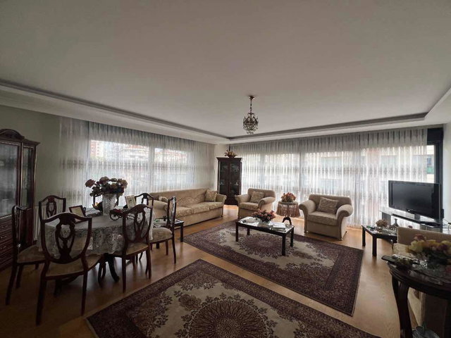 KADIKÖY ERENKÖY’DE 4+1 | 150 M² NET | 3 CEPHELİ,, 2 BANYOLU DAİRE
