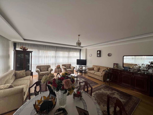 KADIKÖY ERENKÖY’DE 4+1 | 150 M² NET | 3 CEPHELİ,, 2 BANYOLU DAİRE