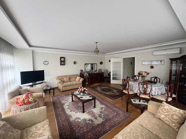 KADIKÖY ERENKÖY’DE 4+1 | 150 M² NET | 3 CEPHELİ,, 2 BANYOLU DAİRE