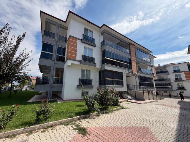 REMAX DEM'DEN MİMAR SİNAN MAH NİZAM PARK SİTESİNDE 3+1 DAİRE