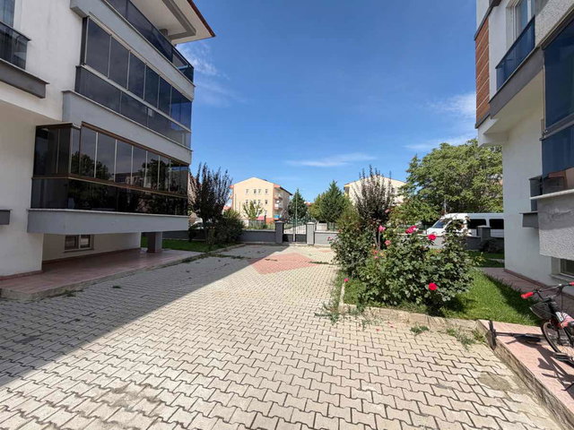 REMAX DEM'DEN MİMAR SİNAN MAH NİZAM PARK SİTESİNDE 3+1 DAİRE