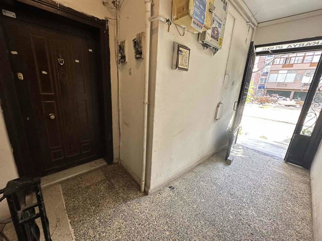 BAHÇELİEVLER’DE GİRİŞ KAT 2+1 NET 82 M2 BALKONLU KREDİYE UYGUN