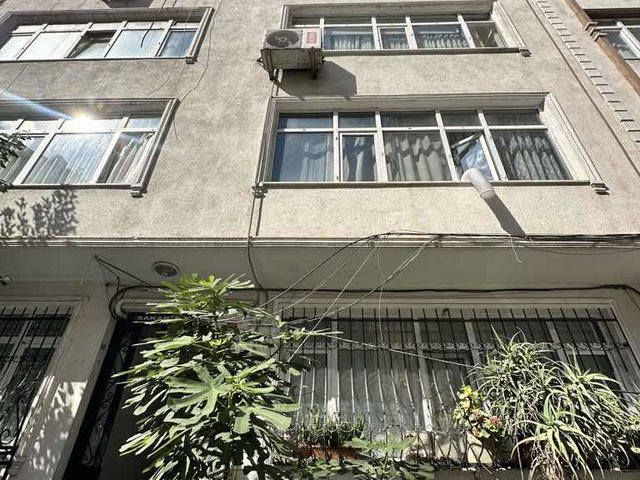 BAHÇELİEVLER’DE GİRİŞ KAT 2+1 NET 82 M2 BALKONLU KREDİYE UYGUN