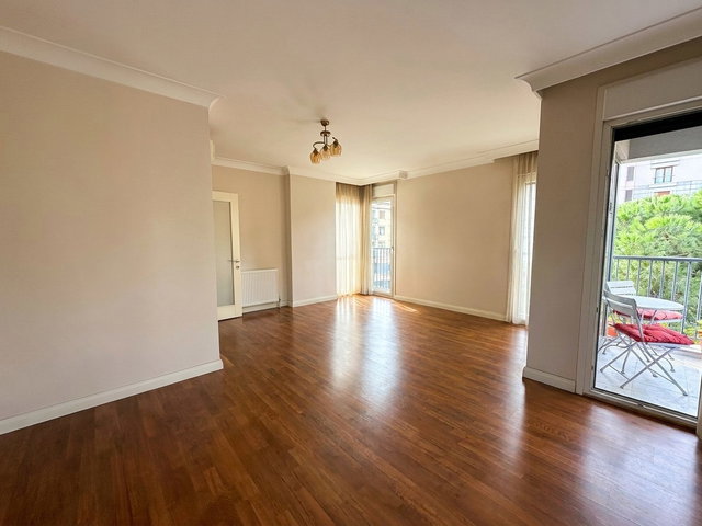ERENKÖY ÖMERPAŞA'DA KÖŞE KONUM   120 M2 SATILIK 3+1 DAİRE