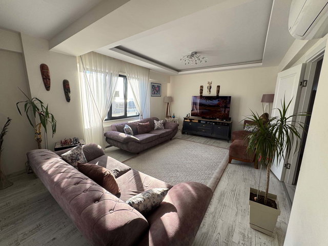 KIRLANGIÇ VADİSİ’NDE ÖNÜ AÇIK, TERASLI 4+1 SATILIK DUBLEKS DAİRE