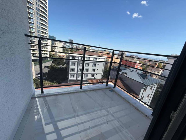 KARTAL YALI MAH.DE SATILIK 2+1 DAİRE METRO 5DK YÜRÜME, BALKONLU