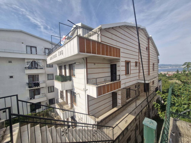 GÖLCÜK ŞEHİTLER MAH. 3+1 ÇATI DUBLEKS KİRALIK DAİRE