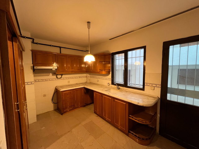 BOSTANLI’DA MERKEZİ KONUMDA 3+1 KİRALIK DAİRE