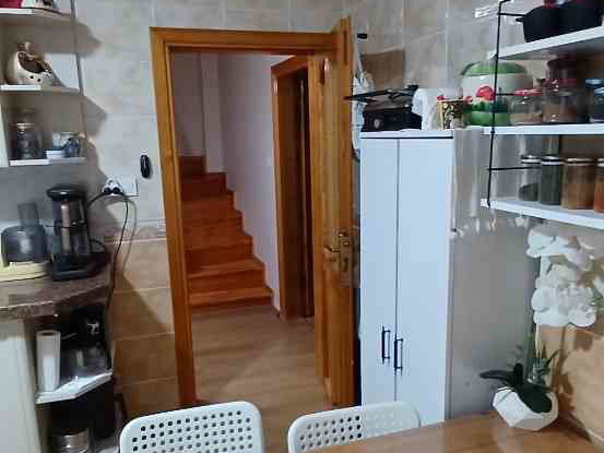 ARNAVUTKÖY, BOLLUCA , MAVIGÖL EVLERI SITESINDE 500M2 ARSA IÇERISINDE SATILIK VİLLA .