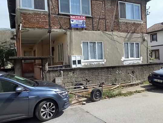 SAKARYA ADAPAZARI’NDA  KOMPLE SATILIK MÜSTAKİL EV | DOĞALGAZ KOMBİ, BALKON, 2 WC