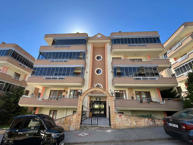 TOYGAR MAH. GAMZEPINAR SİTESİ’NDE 3+1 | 125 M² NET | 4. KAT | 3 CEPHE