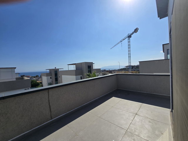 REMAX LAN DEN ZEYTUNİ TERAS'TA SATILIK ÖZEL HAVUZLU LÜKS VİLLA