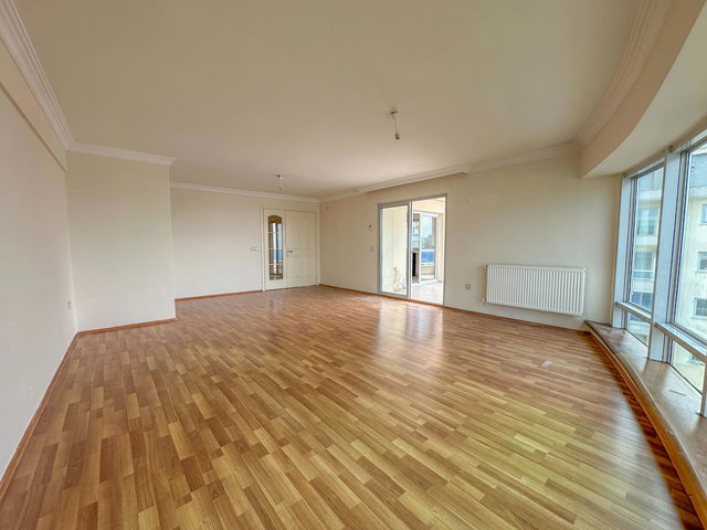 İZMIR NARLIDERE NARLI MAH. DENIZ MANZARALI 150 M2 3+1 DAIRE
