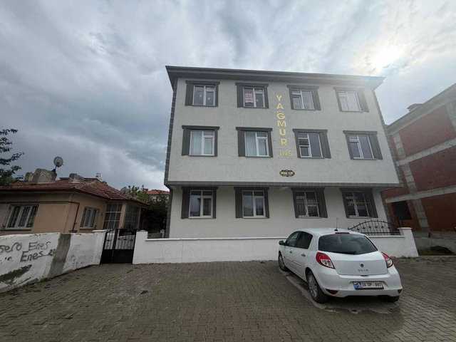 REMAX DEM'DEN ATATÜRK MAHALLESİNDE KİRALIK 2+0 DAİRE