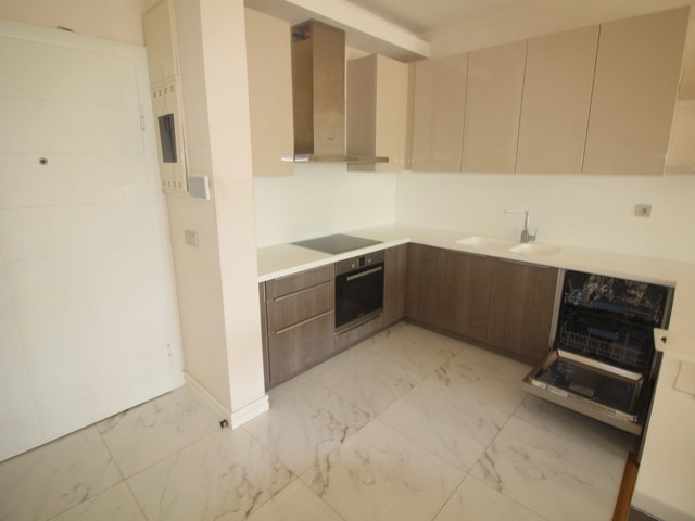 GAMZE'DEN NARLİFE SİTESİ B2 BLOK 2+1 EBEVEYN BANYO-BALKON