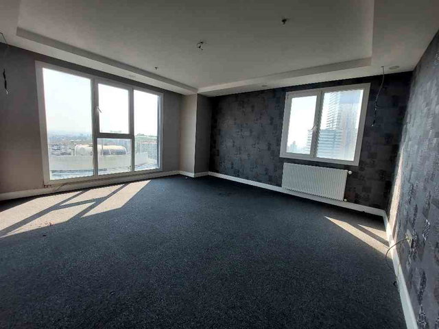 E5 METROBÜS YANI İSKANLI FERAH RESIDENCE DE 1+1 BÜRO OFİS KONUT OLARAK KULLANILABİLİR