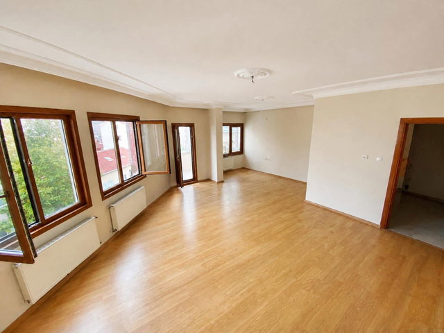 PENDIK YENI MAHALLE'DE 4+1 KIRALIK DUBLEX DAIRE