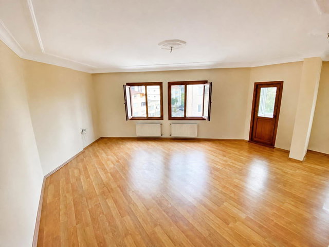 PENDIK YENI MAHALLE'DE 4+1 KIRALIK DUBLEX DAIRE