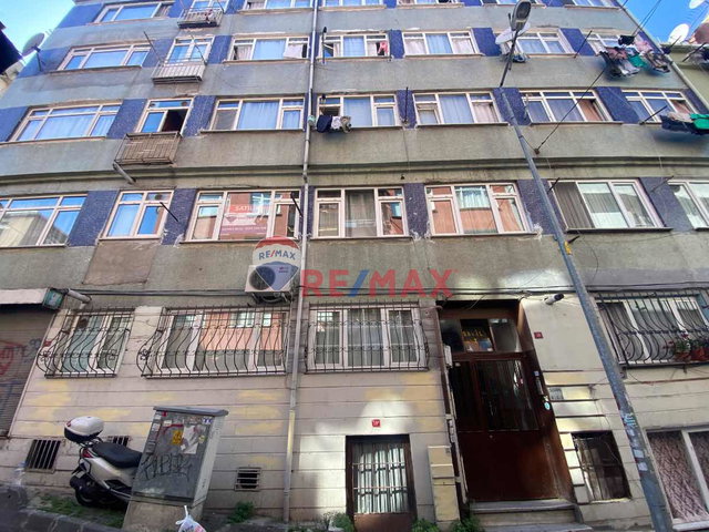 REMAX BEYAZ ŞİŞLİ’DE  FIRSAT SATILIK EŞYALI DAİRE