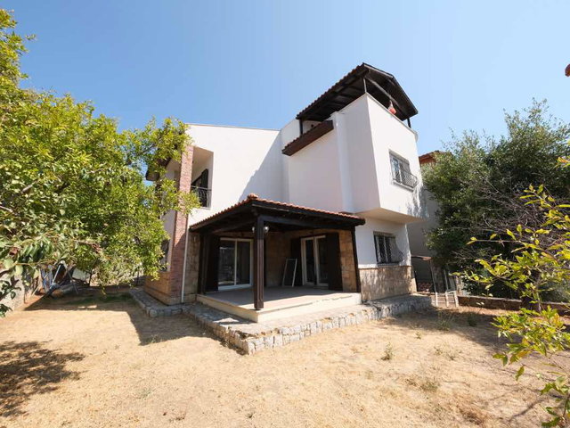 GÜZELBAHÇE KAHRAMANDERE’DE SITE İÇERISINDE HAVUZLU 4+1 SATILIK VILLA