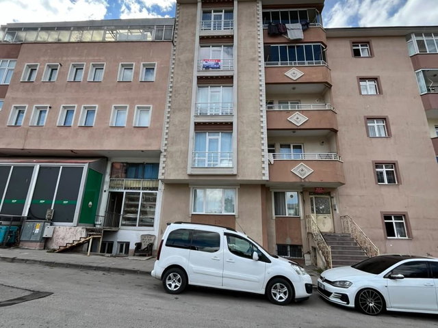 REMAX İLKE'DEN ŞÜKRÜPAŞA'DA 3+1 SATILIK DAİRE