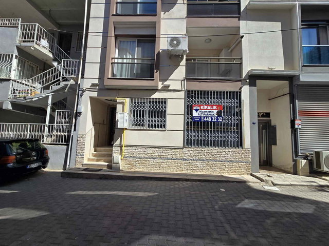 BUCA KOZAGAÇ MAH 2+1 75 M2 YÜKSEK GIRIŞ KIRALIK DAIRE