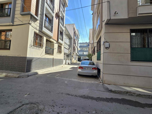 BUCA KOZAGAÇ MAH 2+1 75 M2 YÜKSEK GIRIŞ KIRALIK DAIRE