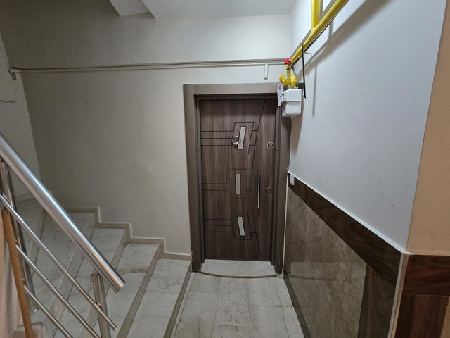 BUCA KOZAGAÇ MAH 2+1 75 M2 YÜKSEK GIRIŞ KIRALIK DAIRE