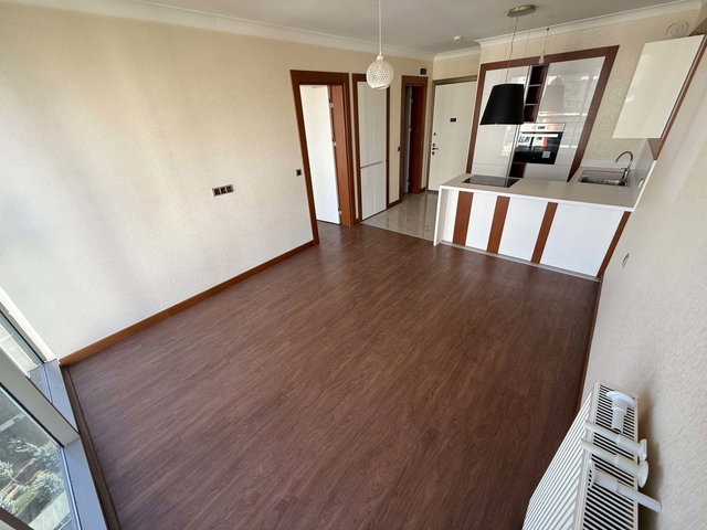 RELAX PLUS SITESI 1+1 EŞYALI PEYZAH CEPHE YÜKSEK KAT TEMIZ DAIRE