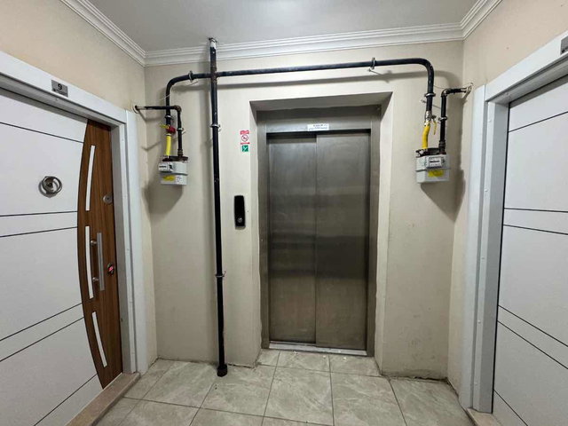REMAX LAND DEN ÇORLU CEMALİYE EFE SOKAKTA 4. KAT BALKONLU 1+1 KIRALIK DAIRE